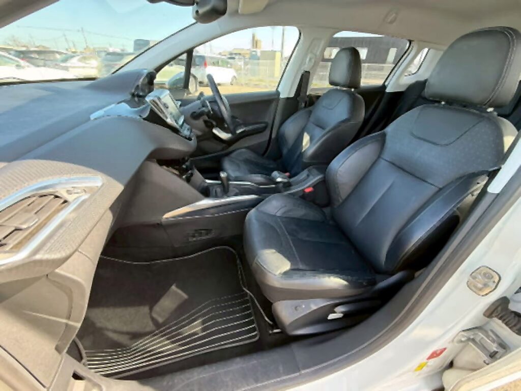 2016 Peugeot 2008 – Leather Edition