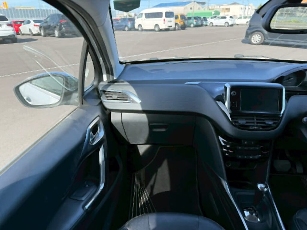 2016 Peugeot 2008 – Leather Edition