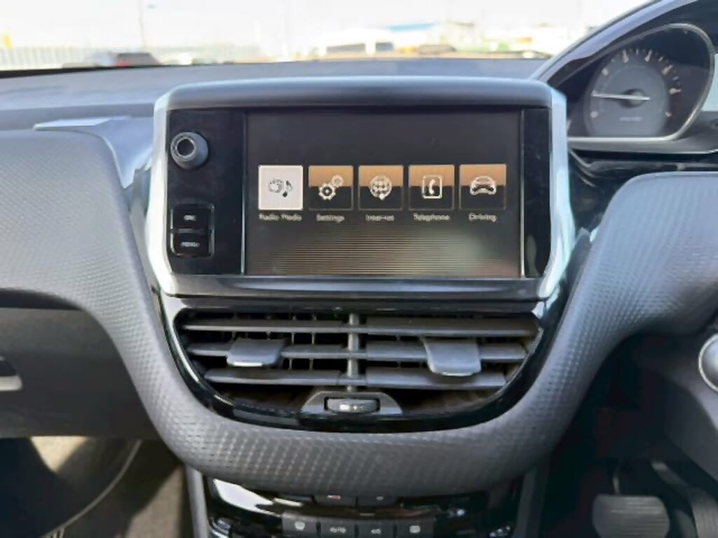 2016 Peugeot 2008 – Leather Edition