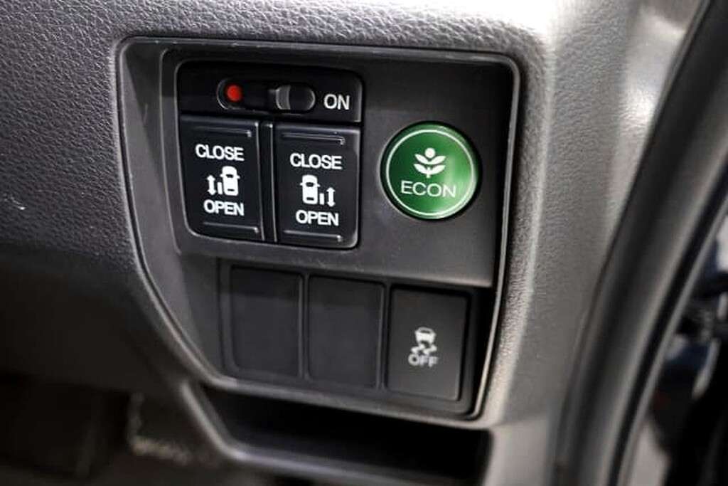 2016 HONDA Odyssey 2.4 EXV-S Sunroof CVT Navi RES